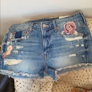 NWT AE hi rise embroidered shorts size 4